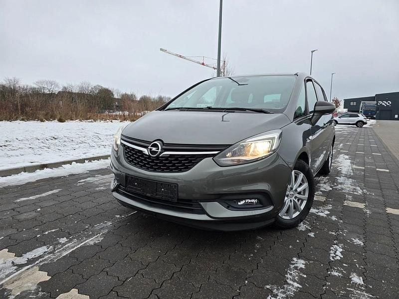 Gebraucht Opel Zafira Tourer Innovation 140 PS (102 kW) 2017 Grau Van / Kleinbus
