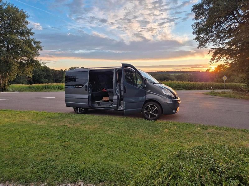 Grau Gebraucht 2012 Renault Trafic Van | 12.990 € (Superpreis) - Bild 1/4