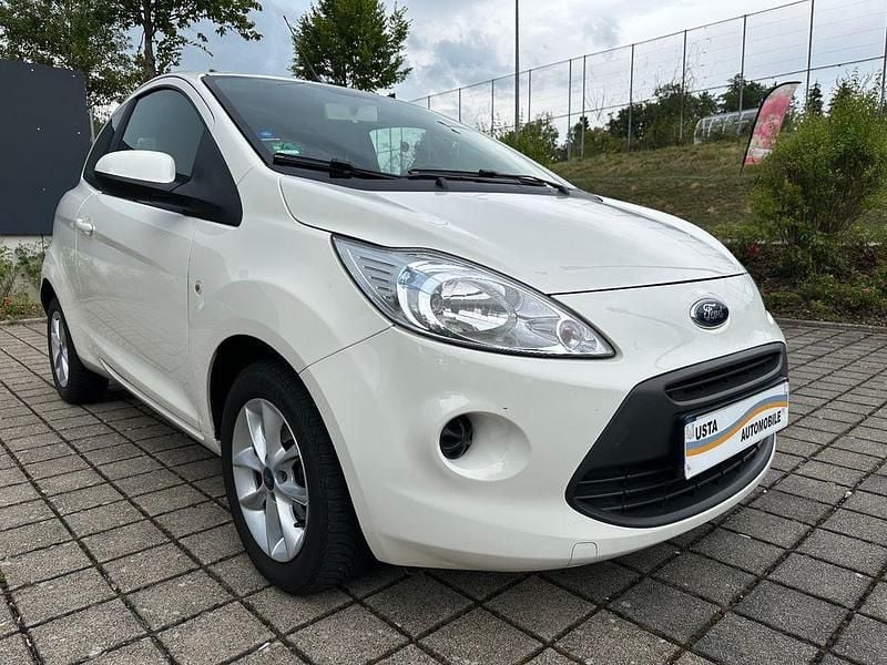 Weiß Gebraucht 2013 Ford Ka Champions Edition Kleinwagen | 6.550 € (Teuer) - Bild 1/4