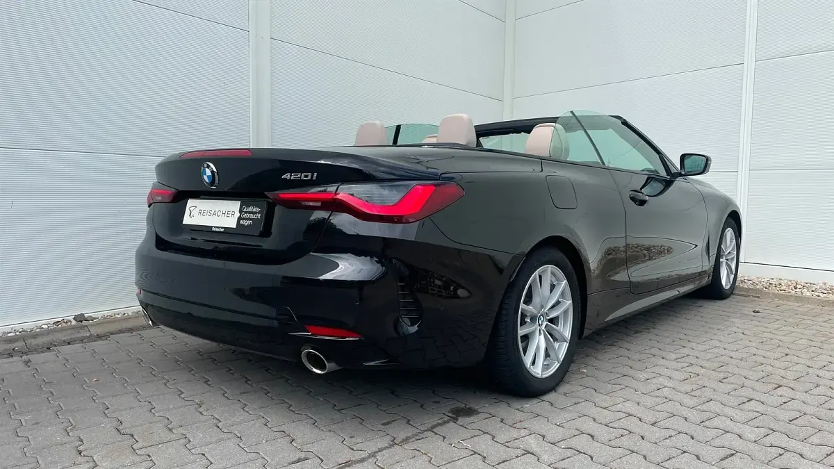 Gebraucht BMW 420 Efficient Dynamics 184 PS (135 kW) 2024 Saphirschwarz metallic Cabrio