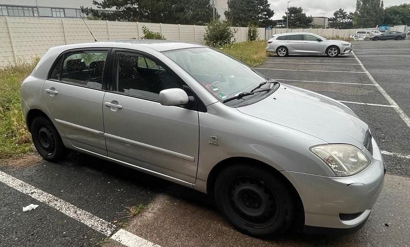 Gebraucht Toyota Corolla 110 PS (80 kW) 2002 Silber Kombi