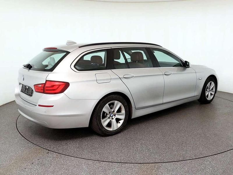 Gebraucht BMW 528 245 PS (180 kW) 2011 Titansilber Kombi