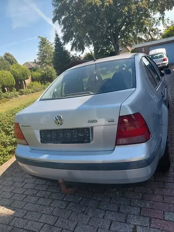 Gebraucht VW Bora 125 PS (91 kW) 2001 Silber Limousine