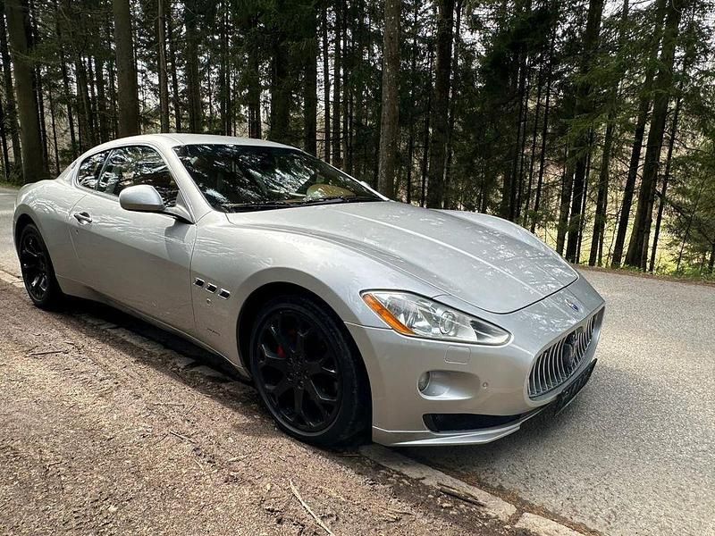 Gebraucht Maserati Granturismo 405 PS (297 kW) 2012 Grau Coupé