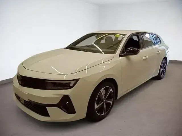 Używany Opel Astra 131 KM (96 kW) 2024 Hatchback