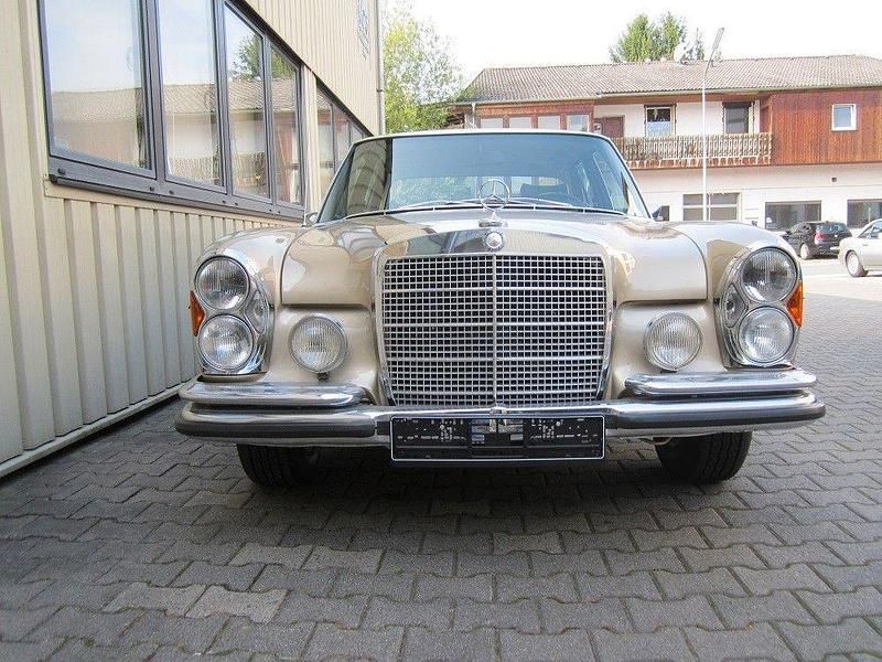 Gebraucht Mercedes W108 200 PS (147 kW) 1972 Beige Limousine