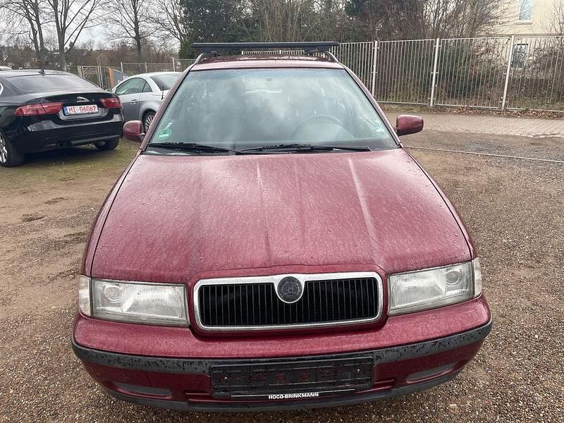 Gebraucht Skoda Octavia Ambiente 116 PS (85 kW) 2000 Rot Kombi