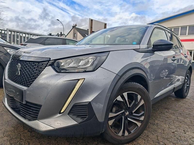 Grau Gebraucht 2022 Peugeot 2008 Allure SUV | 14.875 € (Superpreis) - Bild 1/4