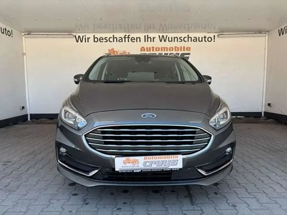 Gebraucht Ford S-MAX Titanium 150 PS (110 kW) 2022 Magnetic Van / Kleinbus