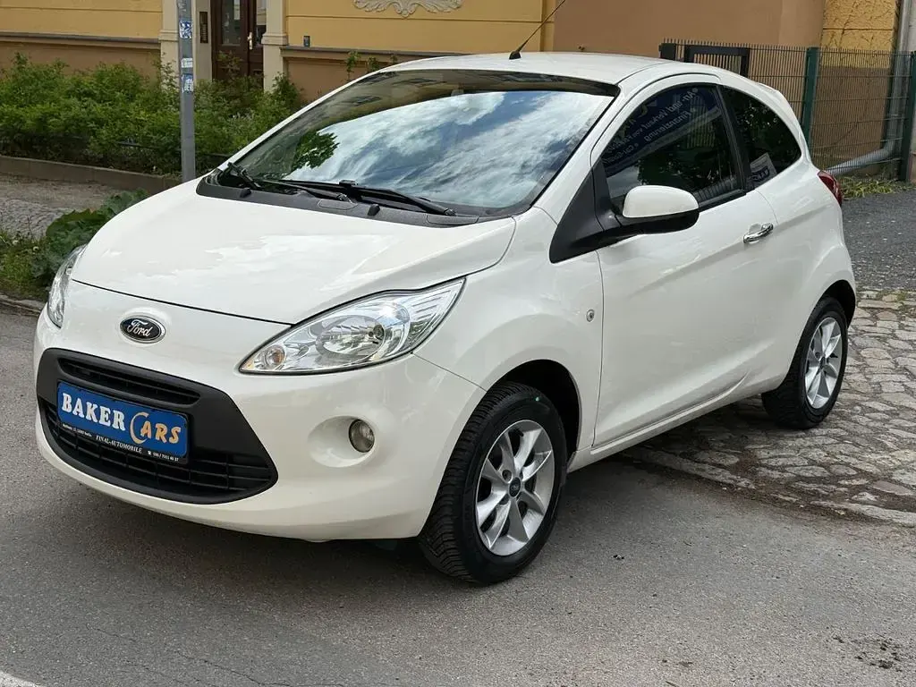 Gebraucht Ford Ka Titanium 69 PS (50 kW) 2015 Weiß Kleinwagen