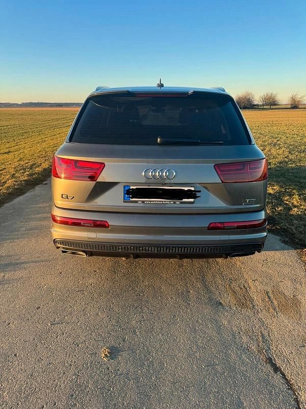 Gebraucht Audi Q7 S-Line 263 PS (193 kW) 2015 Silber SUV