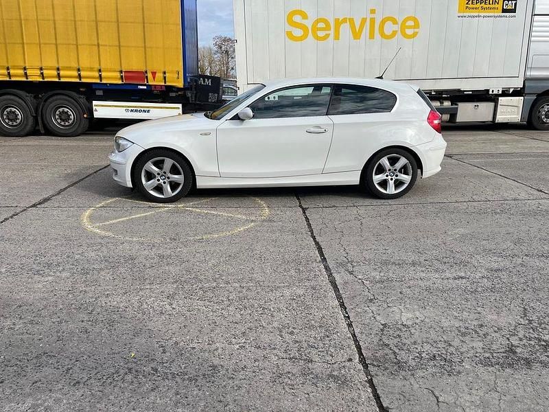 Gebraucht BMW 118 143 PS (105 kW) 2007 Weiß Kleinwagen