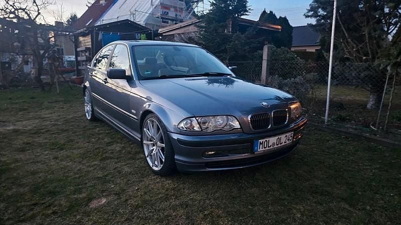 Gebraucht BMW 320 150 PS (110 kW) 2000 Blau Limousine