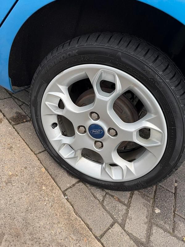 Gebraucht Ford Fiesta 70 PS (51 kW) 2011 Blau Kleinwagen