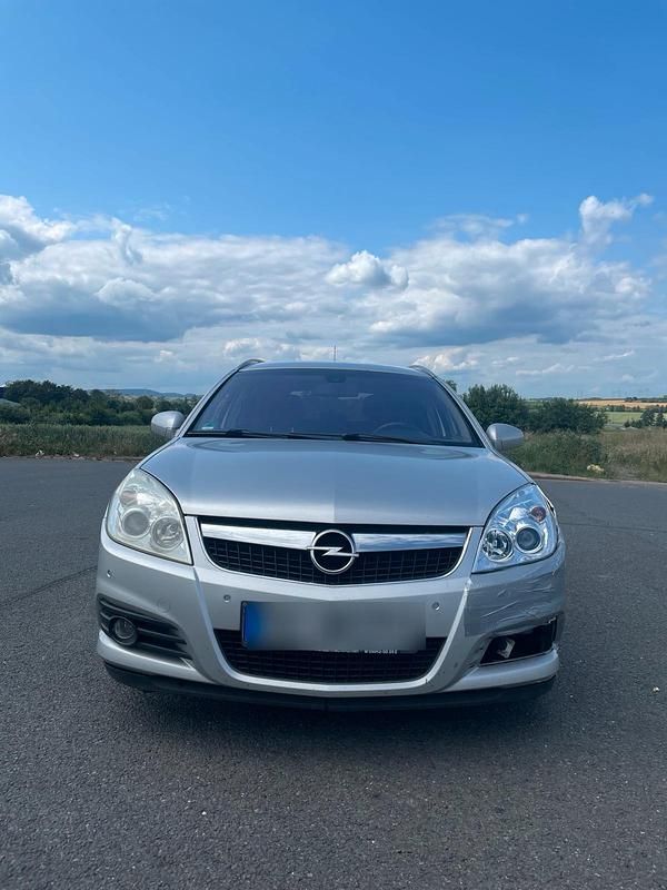 Grau Gebraucht 2007 Opel Vectra Kombi | 1.200 € (Superpreis) - Bild 1/4