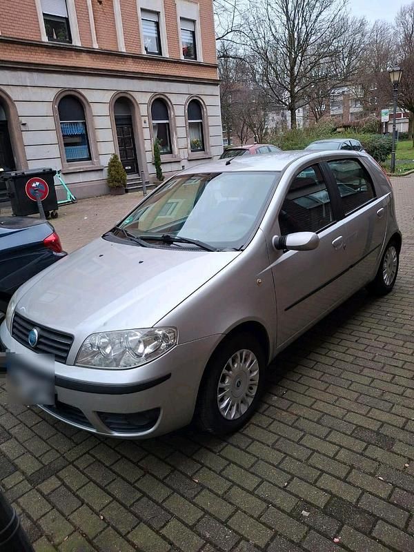 Gebraucht Fiat Punto 95 PS (69 kW) 2004 Silber Kleinwagen