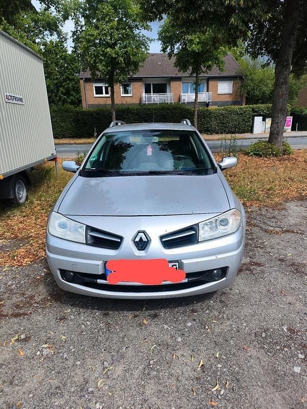 Grau Gebraucht 2008 Renault Mégane GrandTour Exception Kombi | 1.900 € (Etwas zu teuer) - Bild 1/4