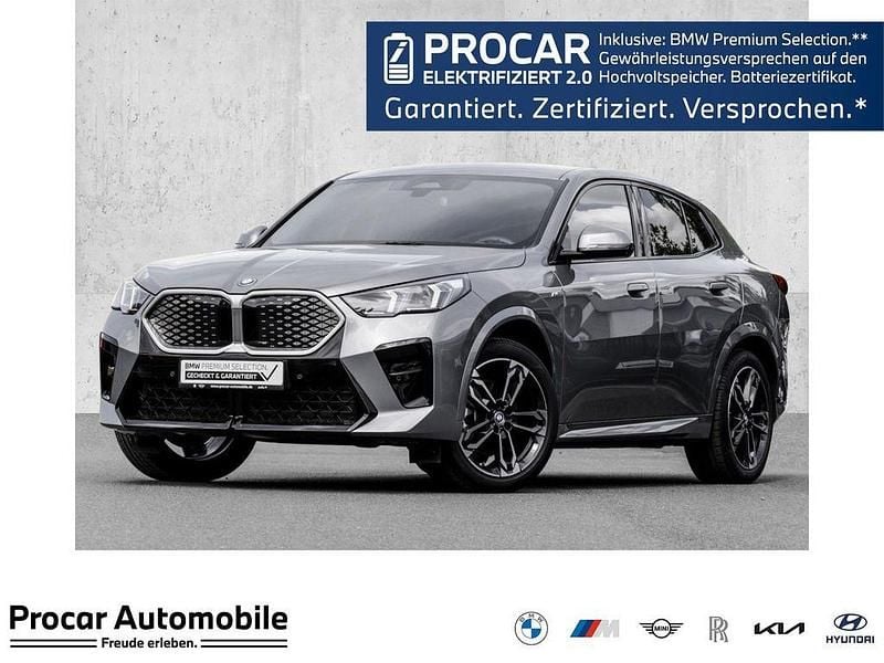 Grau Gebraucht 2024 BMW iX2 Performance SUV | 46.880 € (Fairer Preis) - Bild 1/3