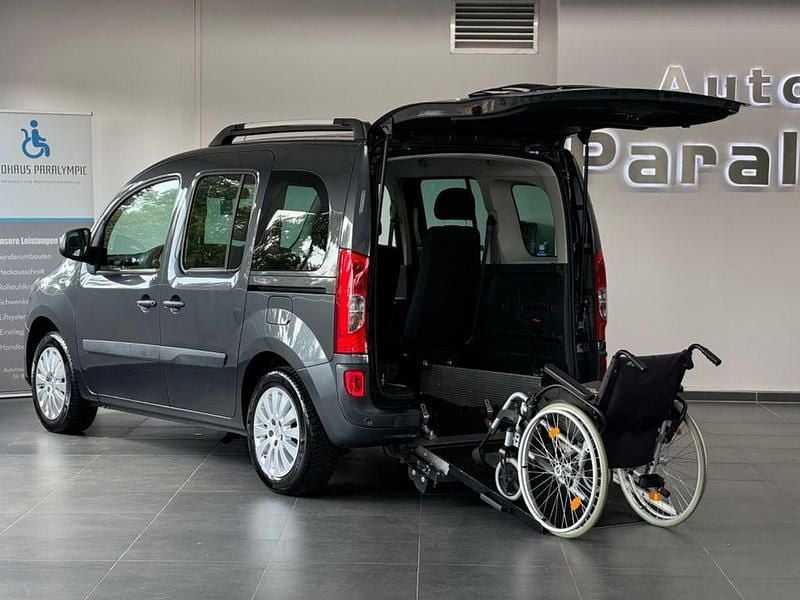 Grau Gebraucht 2018 Mercedes Citan 112 Kombi | 31.950 € - Bild 1/4