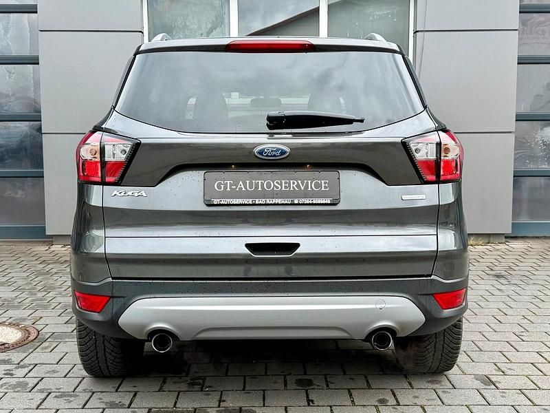 Gebraucht Ford Kuga Trend 150 PS (110 kW) 2017 Magneticgrau metallic SUV