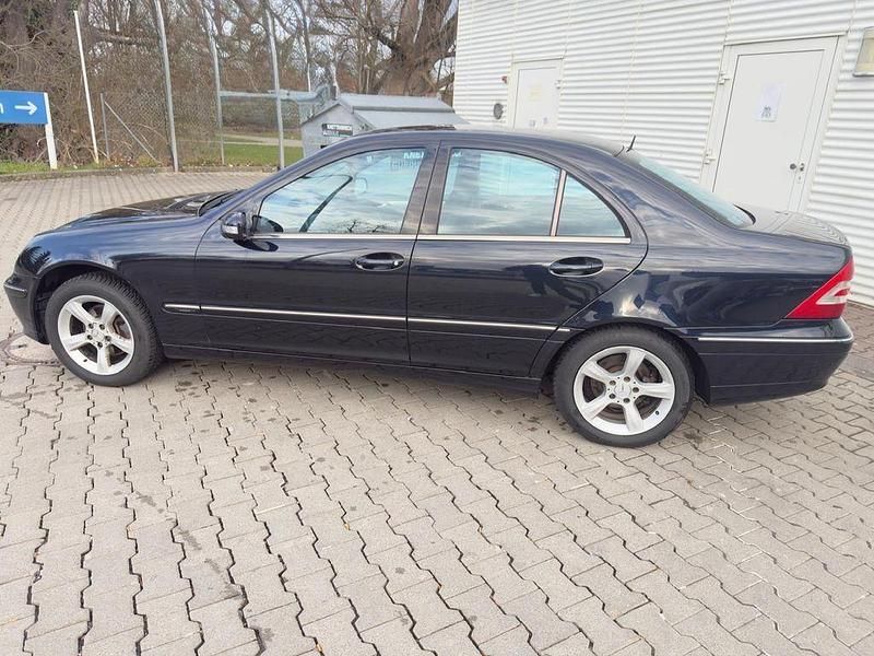 Gebraucht Mercedes 200 122 PS (89 kW) 2006 Schwarz Limousine