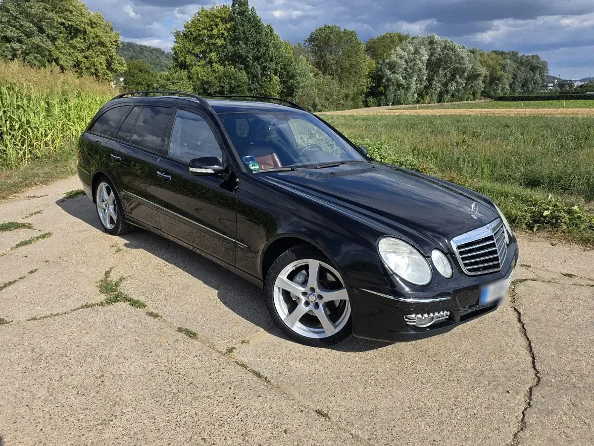 Gebraucht Mercedes E320 Avantgarde 224 PS (164 kW) 2008 Schwarz Kombi