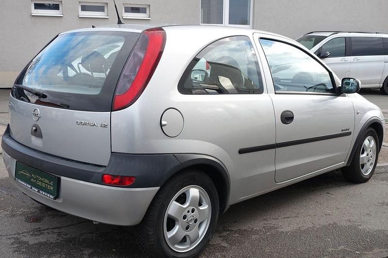 Gebraucht Opel Corsa 75 PS (55 kW) 2001 Silber Kleinwagen