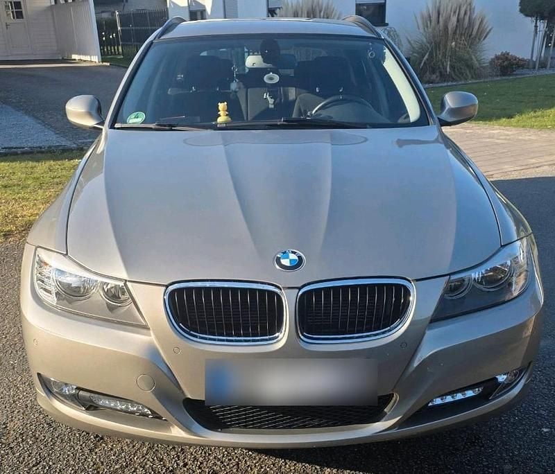 Second-hand BMW 320 Sport Line 184 CP (135 kW) 2012 Andere farben Break