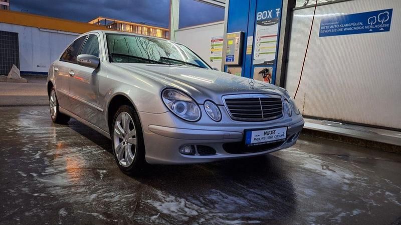 Gebraucht Mercedes E200 Classic 163 PS (119 kW) 2005 Silber Limousine