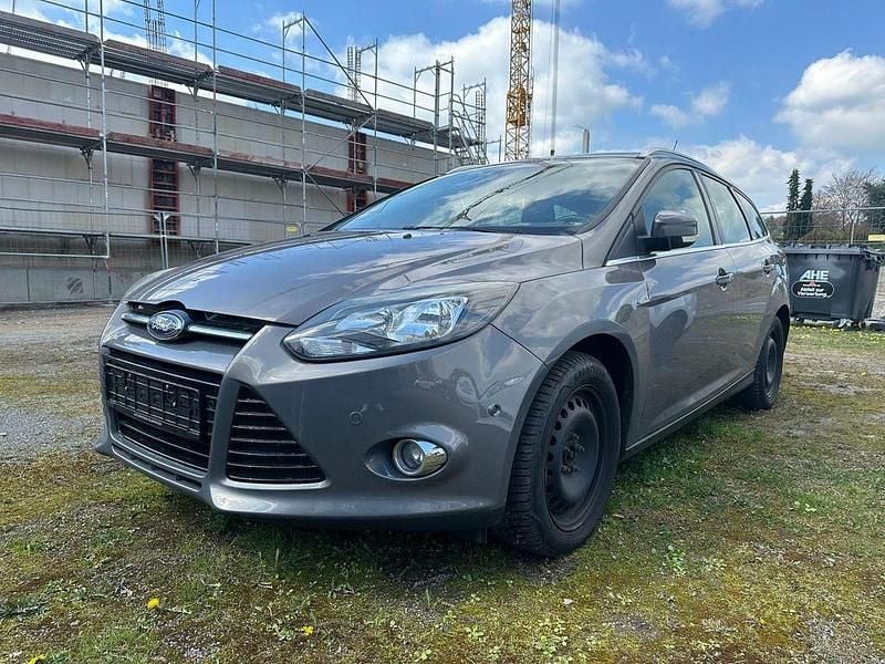 Gebraucht Ford Focus Titanium 150 PS (110 kW) 2012 Braun Kombi
