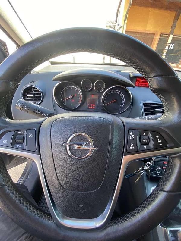 Gebraucht Opel Meriva Edition 120 PS (88 kW) 2012 Van / Kleinbus