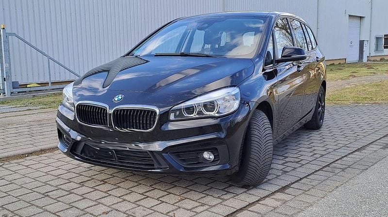 Gebraucht BMW 218 Gran Tourer Advantage 150 PS (110 kW) 2016 Schwarz Van / Kleinbus