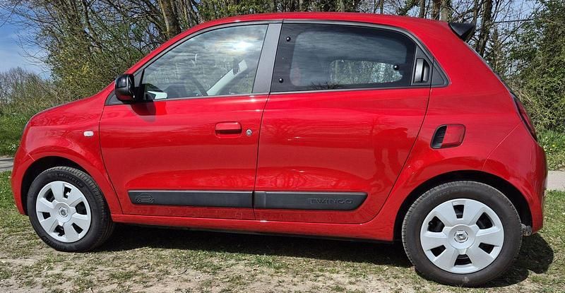Gebraucht Renault Twingo Equilibre 65 PS (47 kW) 2023 Rot Kleinwagen