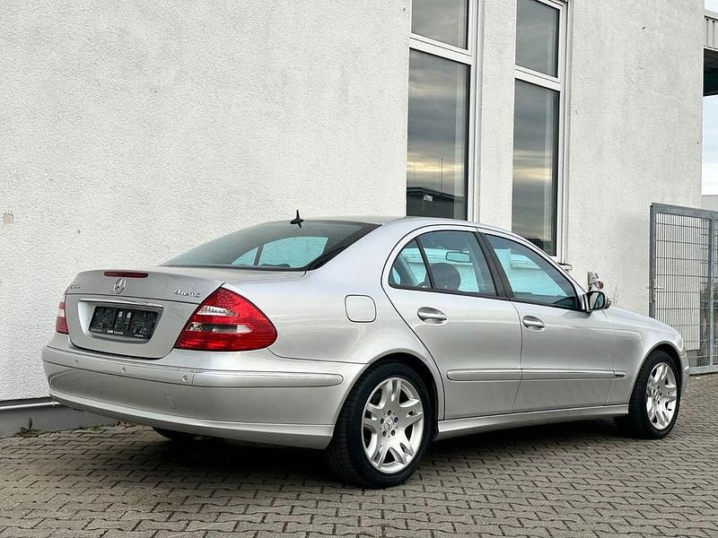 Gebraucht Mercedes E500 306 PS (225 kW) 2006 Silber Limousine