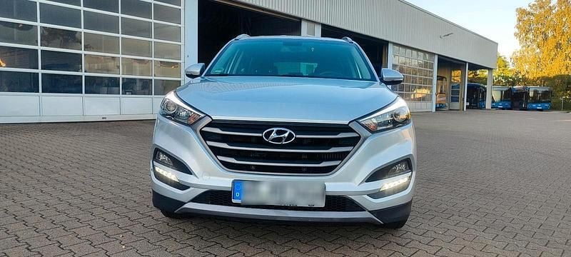 Grau Gebraucht 2018 Hyundai Tucson SUV | 14.500 € (Superpreis) - Bild 1/4
