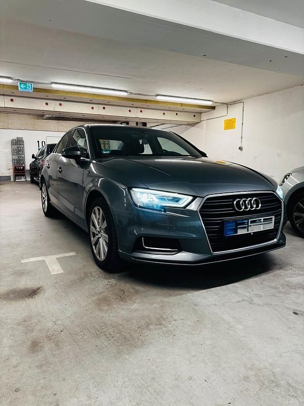 Grau Gebraucht 2017 Audi A3 Limousine | 15.699 € (Fairer Preis) - Bild 1/4
