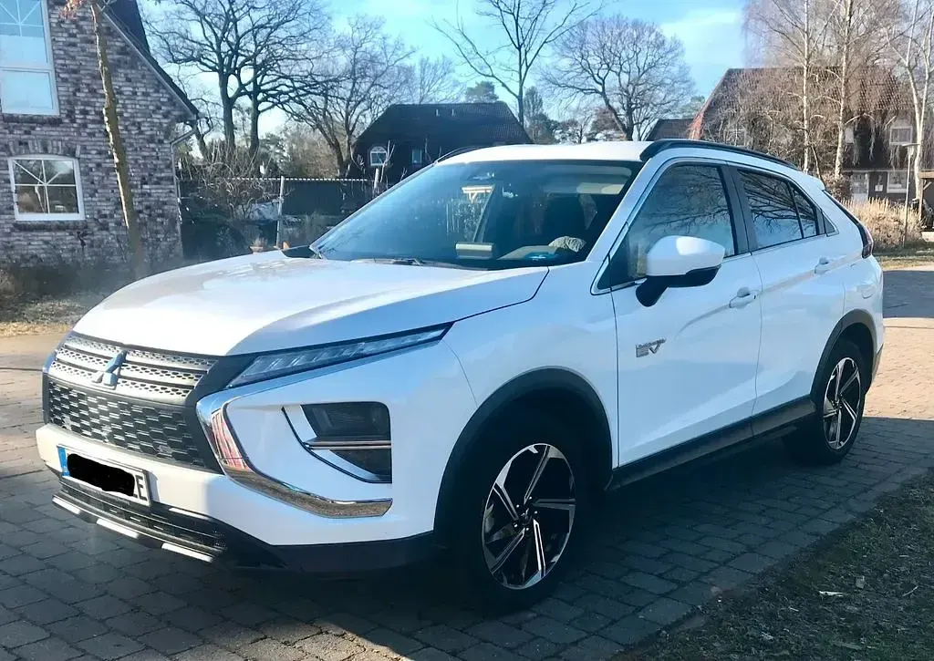 Gebraucht Mitsubishi Eclipse Cross Basis 188 PS (138 kW) 2022 Weiß SUV