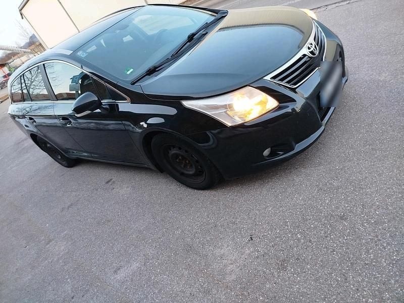 Gebraucht Toyota Avensis 126 PS (92 kW) 2010 Schwarz Kombi