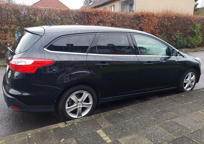 Gebraucht Ford Focus Titanium 182 PS (133 kW) 2014 Schwarz Kombi