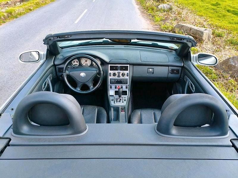 Gebraucht Mercedes SLK230 197 PS (144 kW) 2002 Silber Cabrio