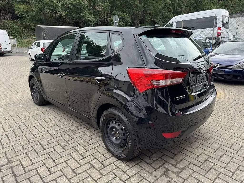 Gebraucht Hyundai ix20 Style 90 PS (66 kW) 2011 Schwarz Kleinwagen