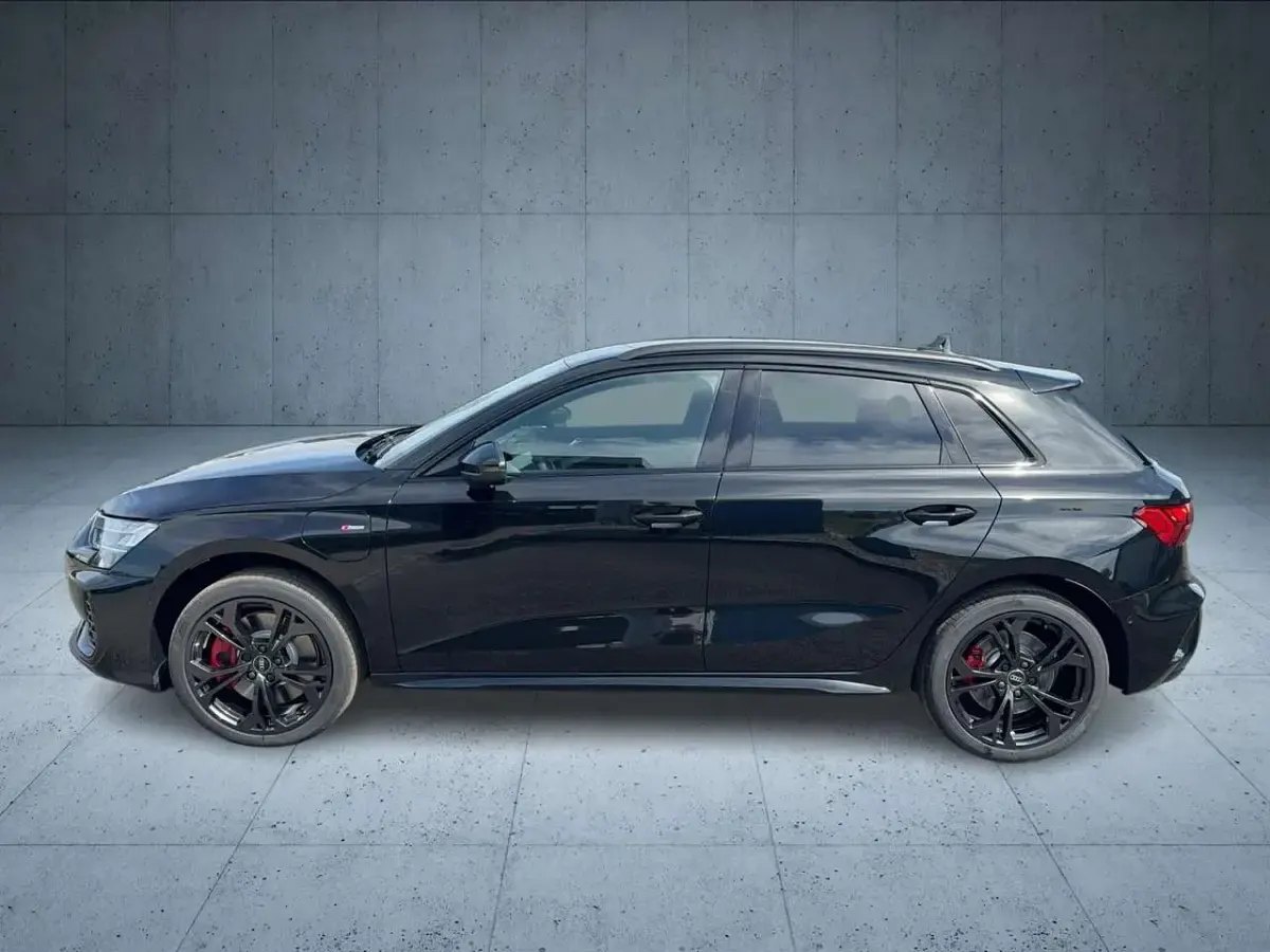 Neu Audi A3 S-Line 272 PS (200 kW) 2025 Mythosschwarz metallic Limousine
