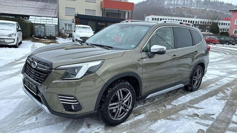 Grün Gebraucht 2023 Subaru Forester Platinum SUV | 32.500 € (Fairer Preis) - Bild 1/4