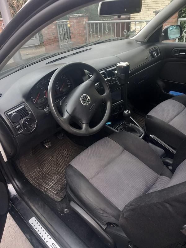 Gebraucht VW Golf IV 75 PS (55 kW) 2001 Schwarz Kleinwagen