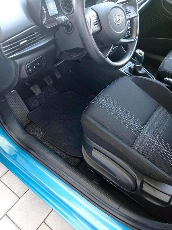 Gebraucht Hyundai i20 100 PS (73 kW) 2021 Andere farben Kleinwagen