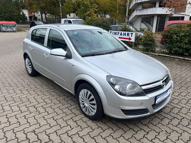 Gebraucht Opel Astra Edition 140 PS (102 kW) 2007 Silber Kleinwagen