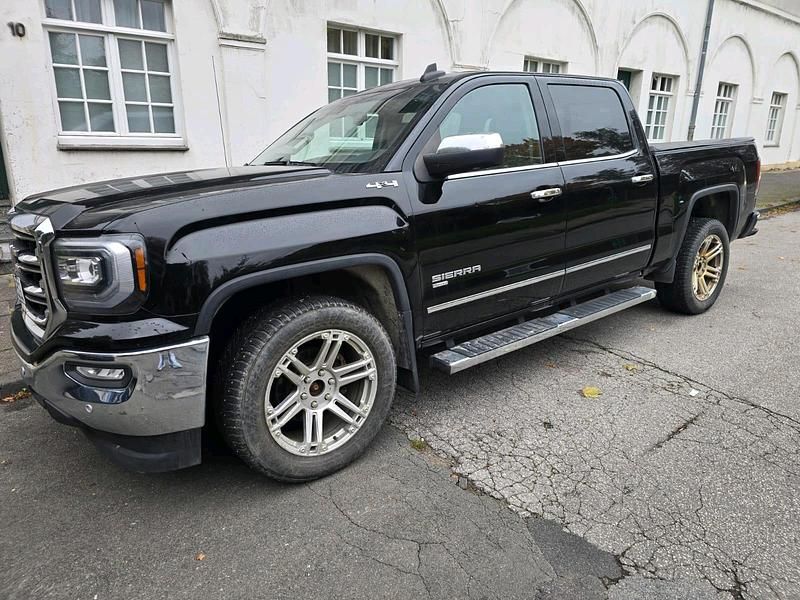 Schwarz Gebraucht 2018 GMC Sierra Abholung | 28.000 € (Etwas zu teuer) - Bild 1/4