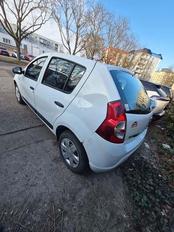 Gebraucht Dacia Sandero 75 PS (55 kW) 2009 Weiß Limousine