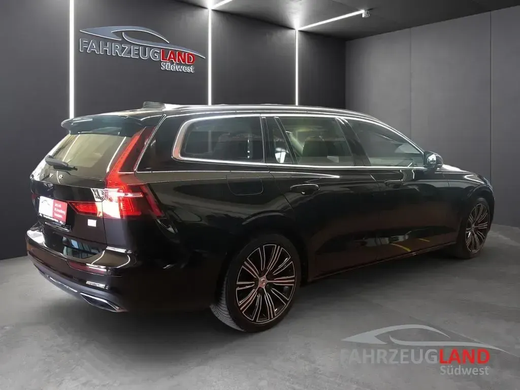 Gebraucht Volvo V60 Inscription 341 PS (250 kW) 2021 Schwarz Kombi
