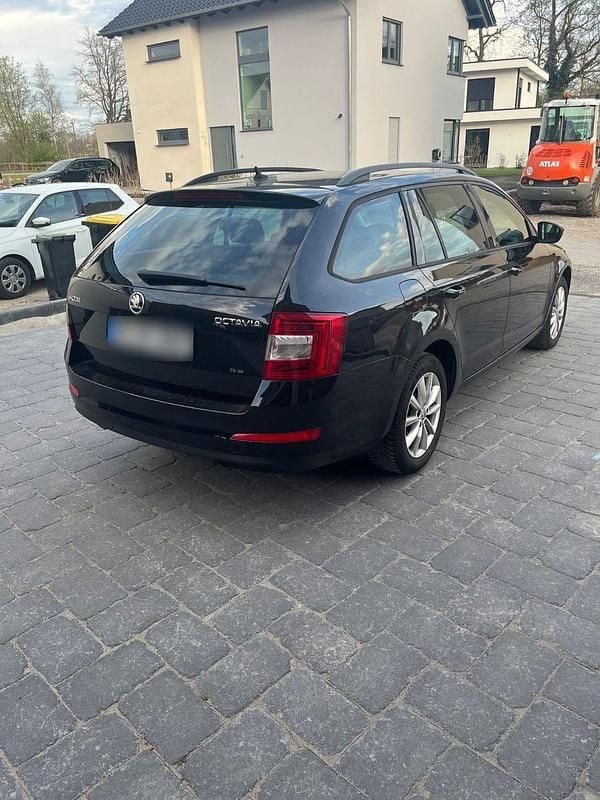 Usado Skoda Octavia 110 HP (80 kW) 2017 Preto Carrinha